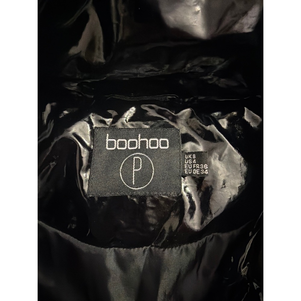 Boohoo Petite Black High Shine Cropped Puffer Jacket Hooded‎ Vinyl Coat US 4 - Picture 3 of 9